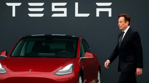 Tesla rossa moderna
